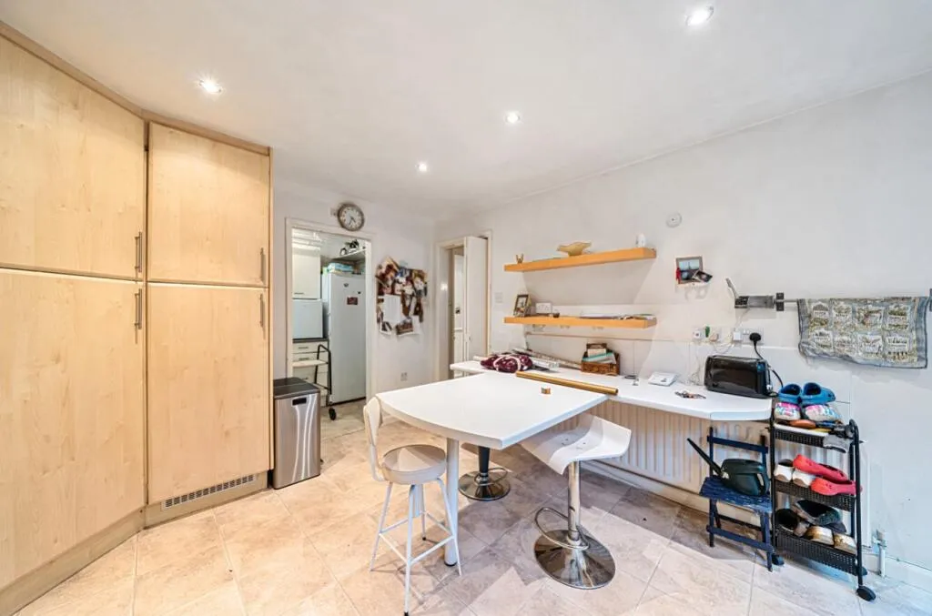 4 bed Detached
