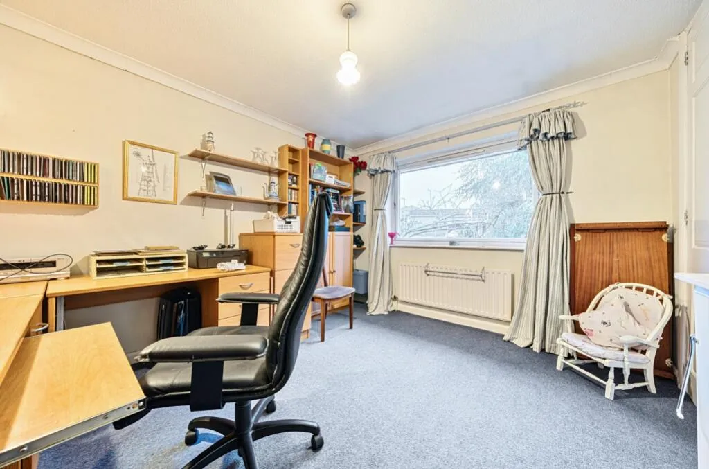 4 bed Detached