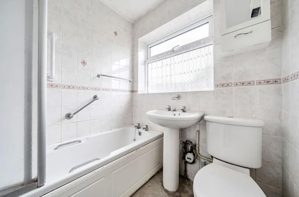 3 bed Semi-Detached Bungalow
