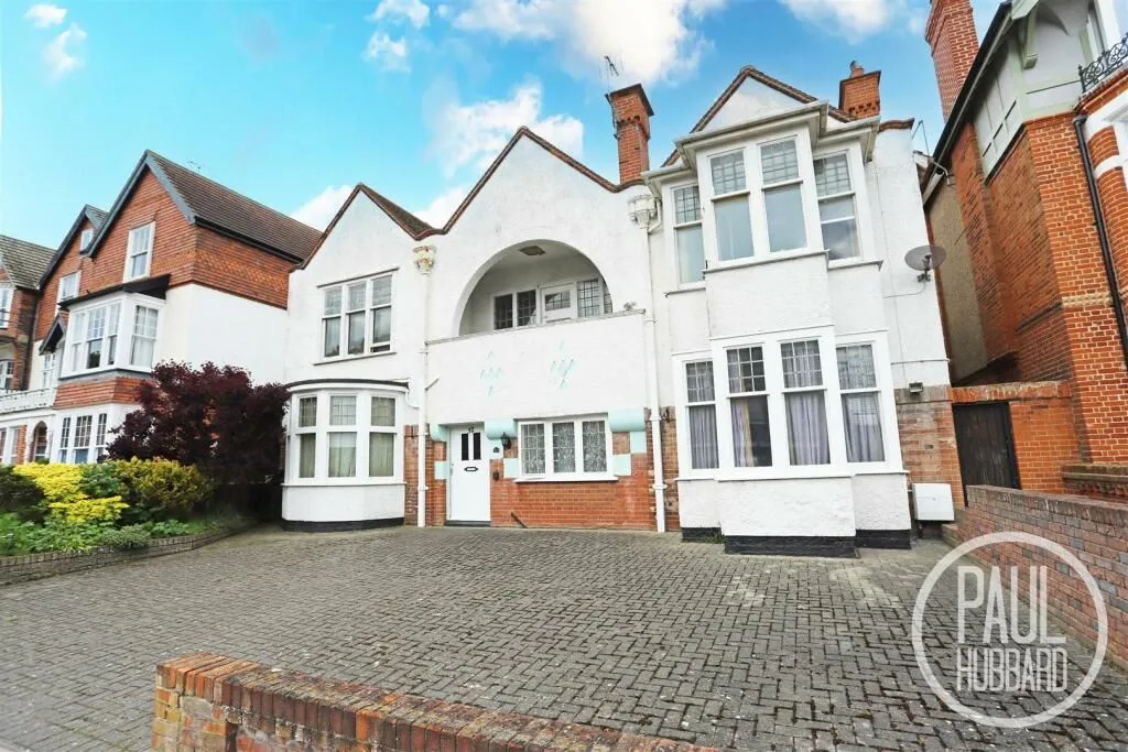 Kirkley Cliff Road, Lowestoft, Suffolk, NR33 0DB - Online Auctions