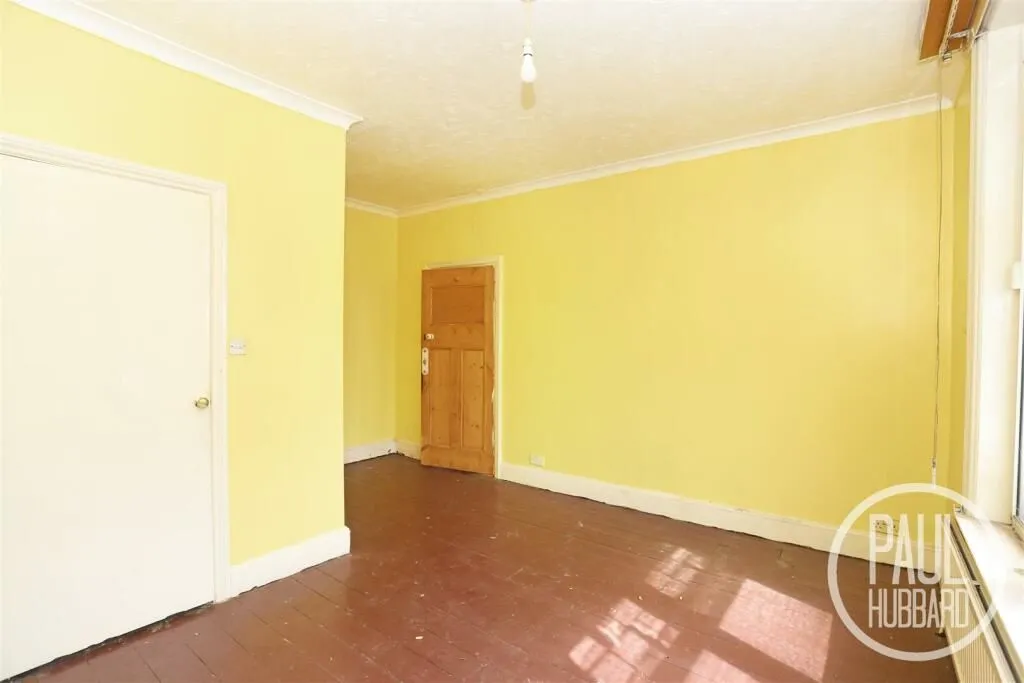 Kirkley Cliff Road, Lowestoft, Suffolk, NR33 0DB - Online Auctions