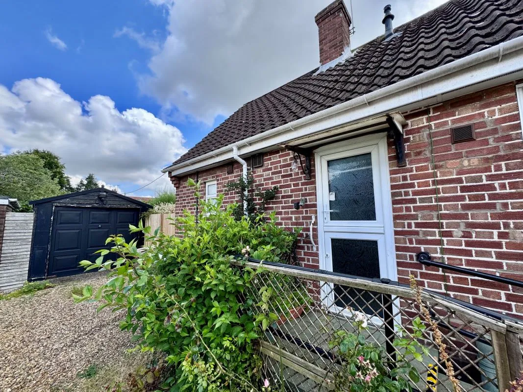 Allens Lane, Sprowston, Norwich, Norfolk, NR7 8EL - Online Auctions