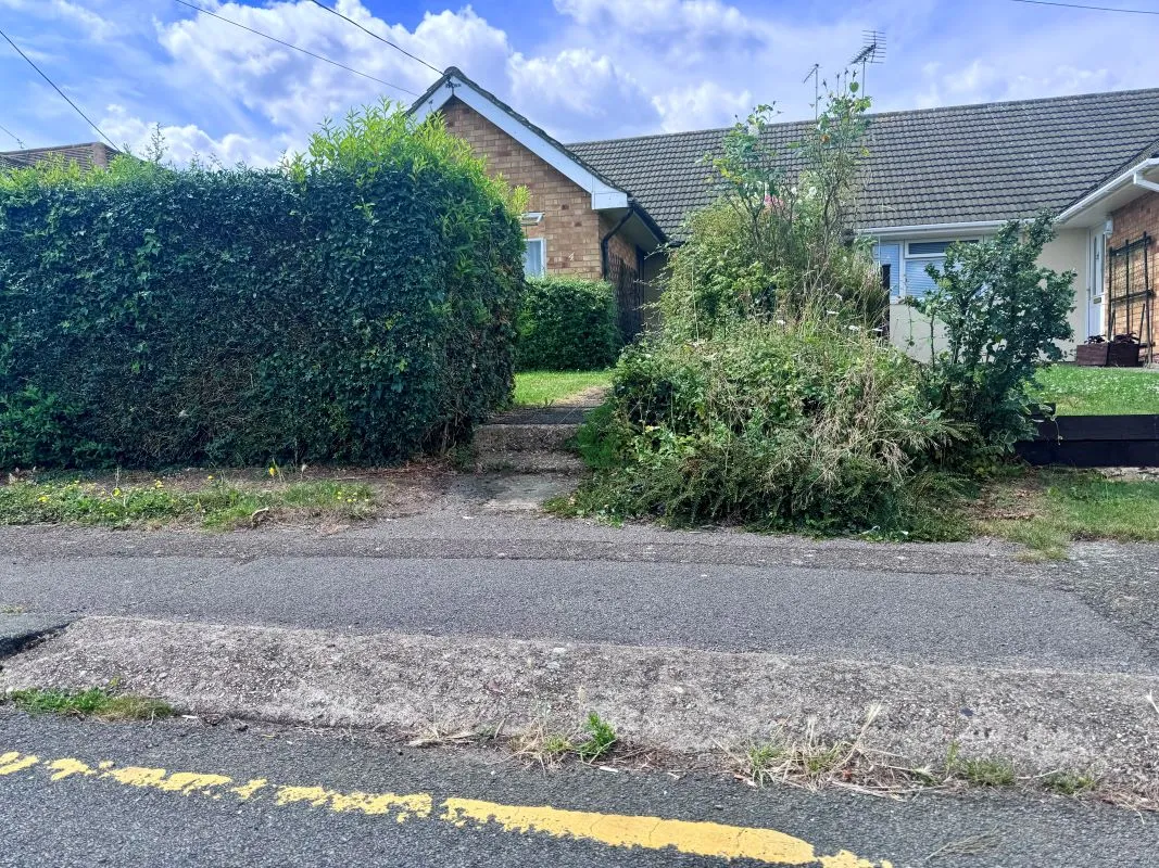 Hengist Gardens, Wickford, Essex, SS11 7EL - Online Auctions