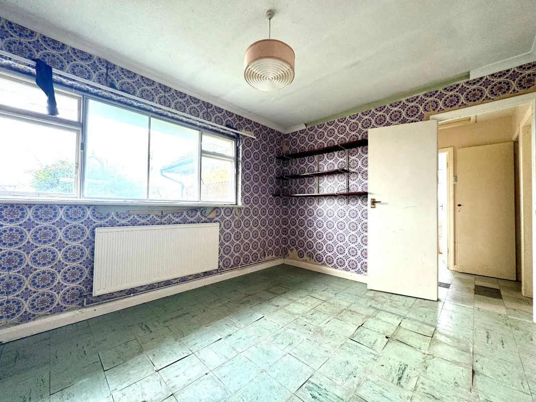 Hengist Gardens, Wickford, Essex, SS11 7EL - Online Auctions