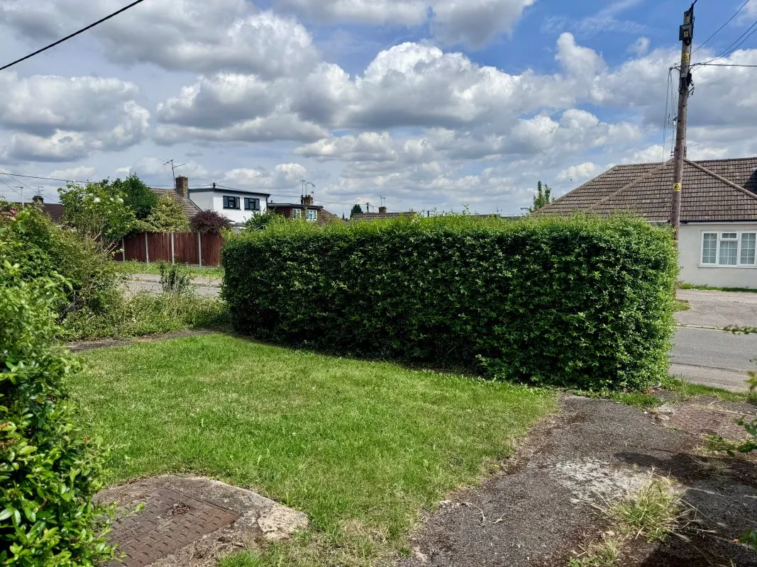 Hengist Gardens, Wickford, Essex, SS11 7EL - Online Auctions