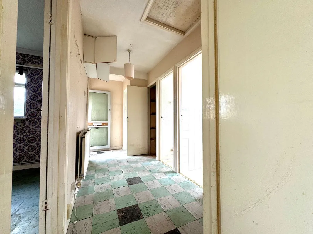 Hengist Gardens, Wickford, Essex, SS11 7EL - Online Auctions