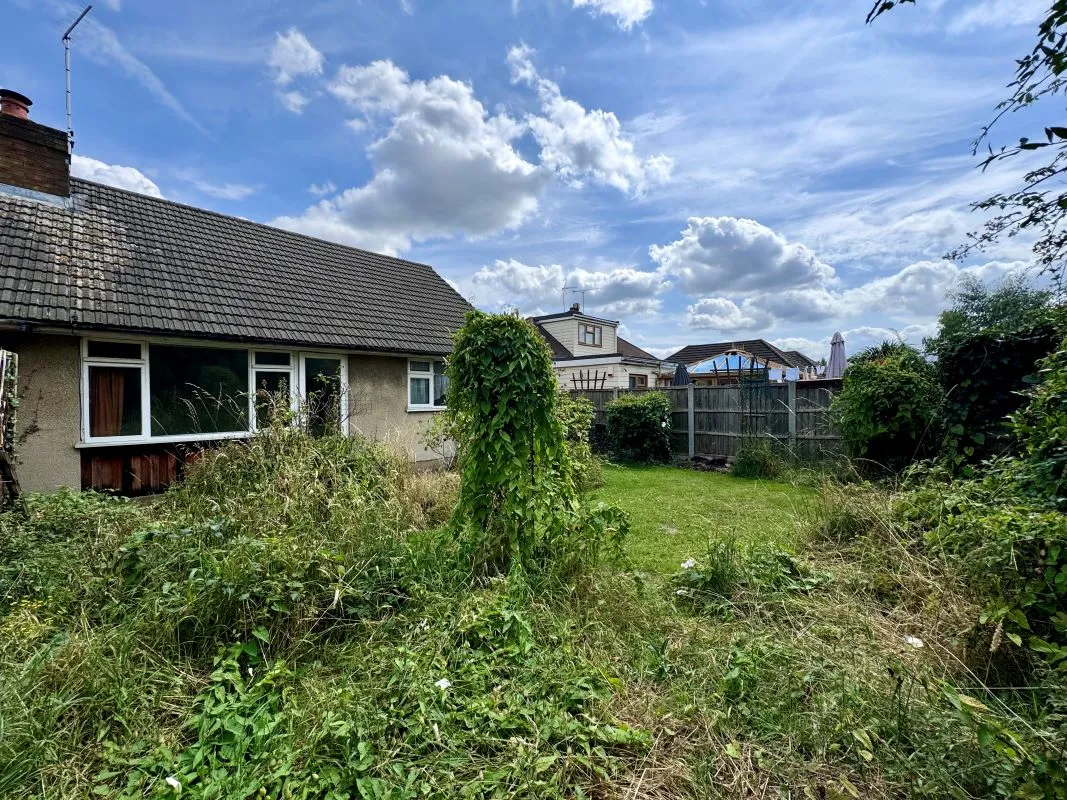 Hengist Gardens, Wickford, Essex, SS11 7EL - Online Auctions