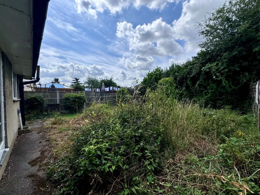 Hengist Gardens, Wickford, Essex, SS11 7EL - Online Auctions
