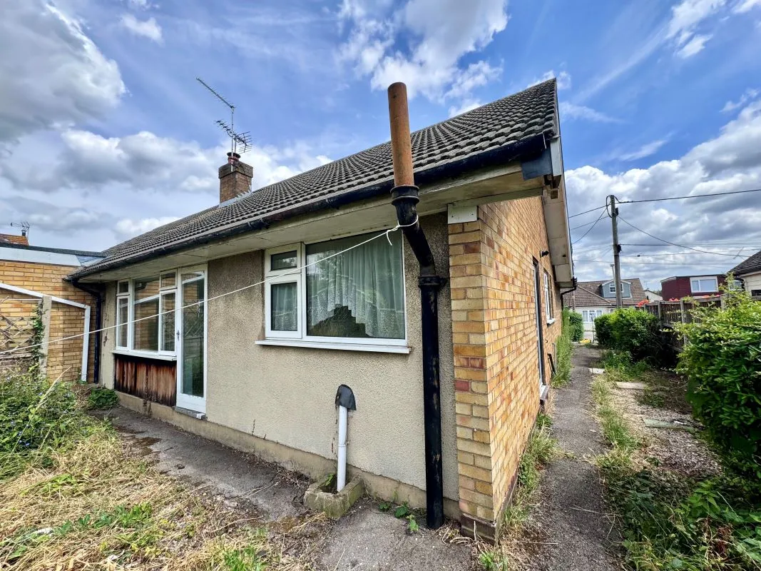 Hengist Gardens, Wickford, Essex, SS11 7EL - Online Auctions