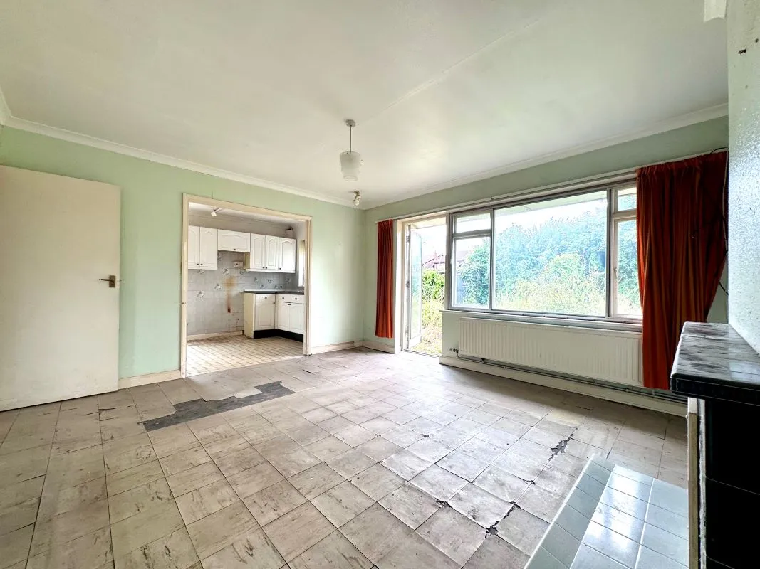 Hengist Gardens, Wickford, Essex, SS11 7EL - Online Auctions