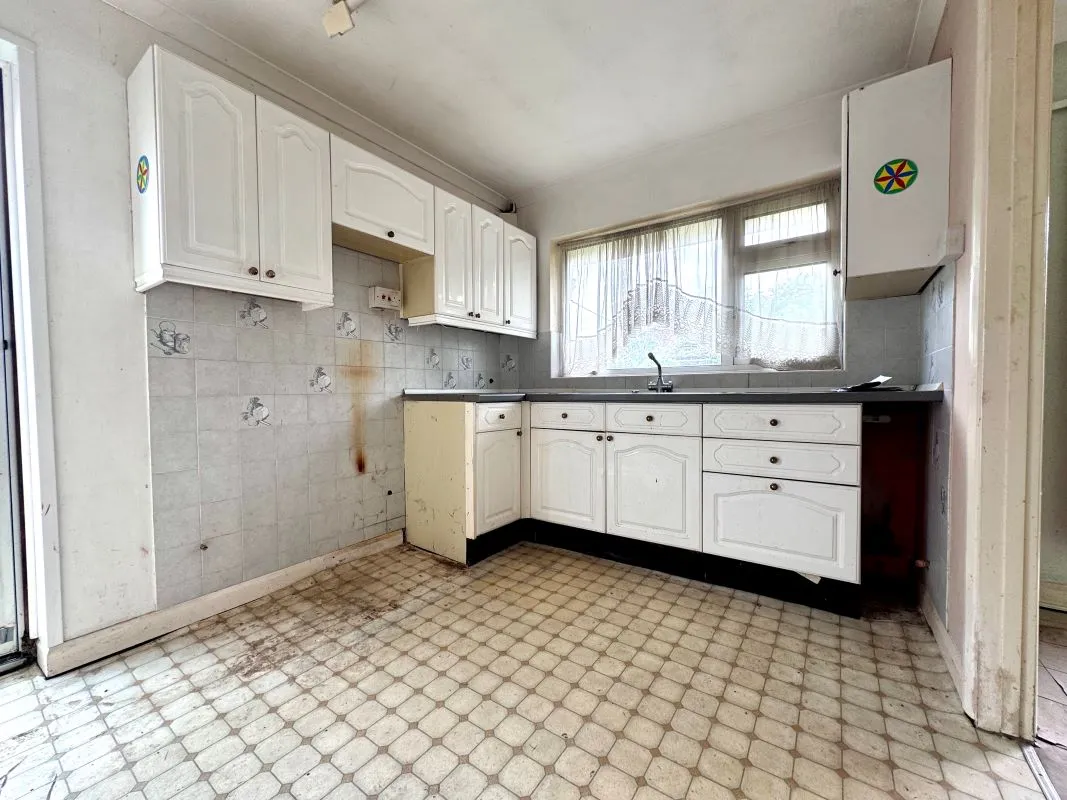 Hengist Gardens, Wickford, Essex, SS11 7EL - Online Auctions