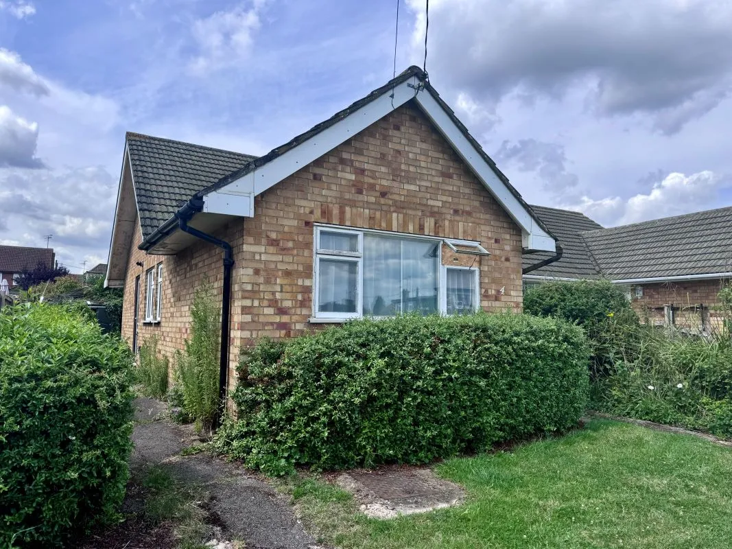 Hengist Gardens, Wickford, Essex, SS11 7EL - Online Auctions