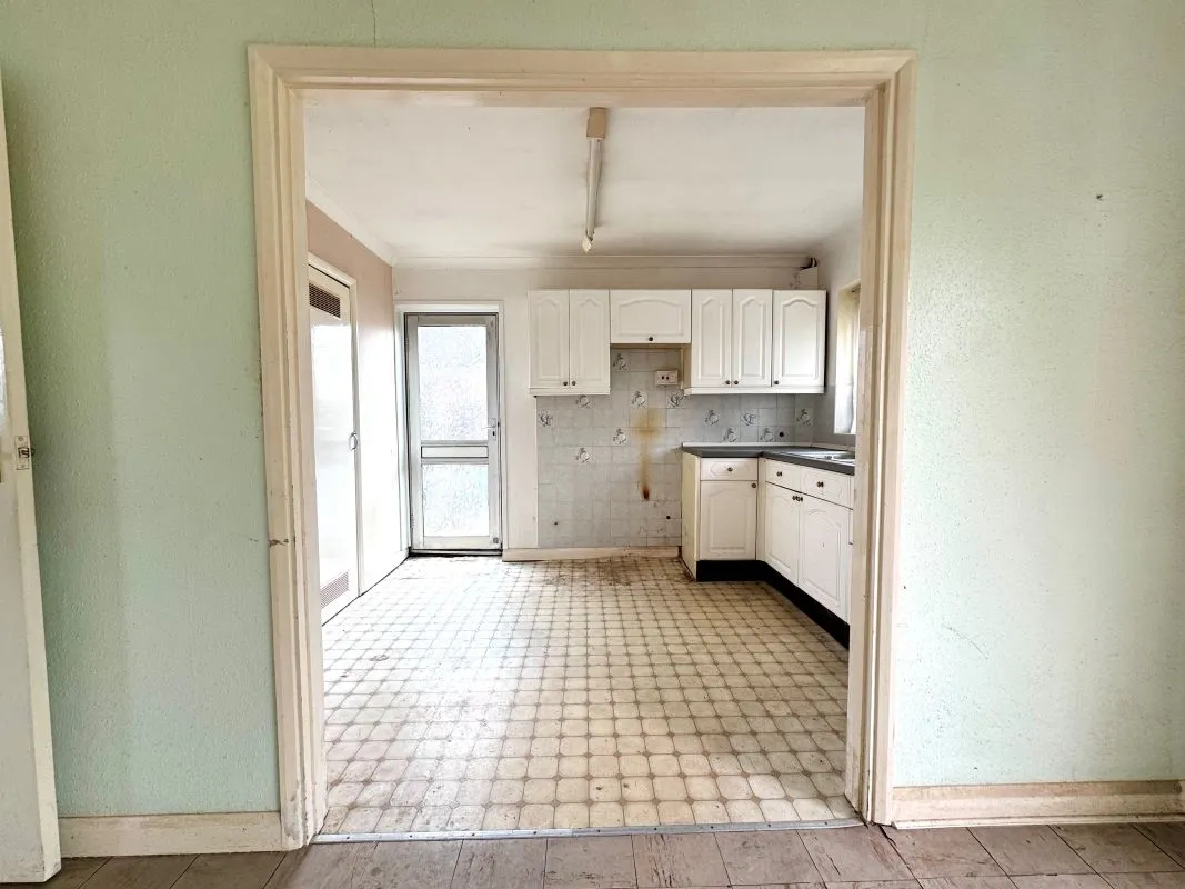 Hengist Gardens, Wickford, Essex, SS11 7EL - Online Auctions