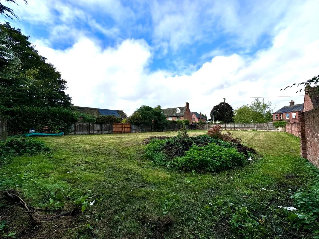 St Ninians, Strumpshaw Road, Brundall, Norfolk, NR13 5PA - Online Auctions