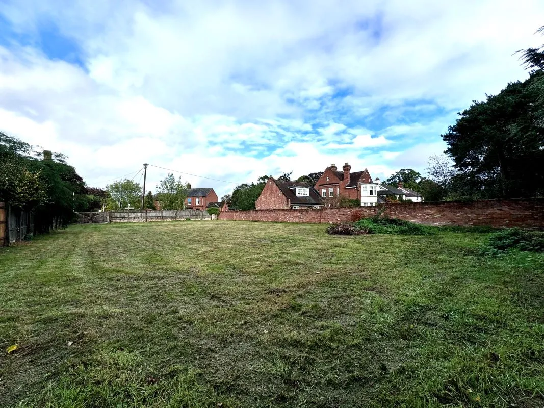 St Ninians, Strumpshaw Road, Brundall, Norfolk, NR13 5PA - Online Auctions
