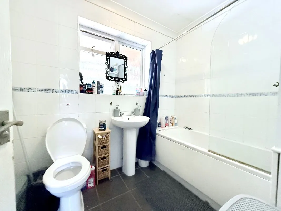 Hillvue Close, Norwich, Norfolk, NR5 0NQ - Online Auctions