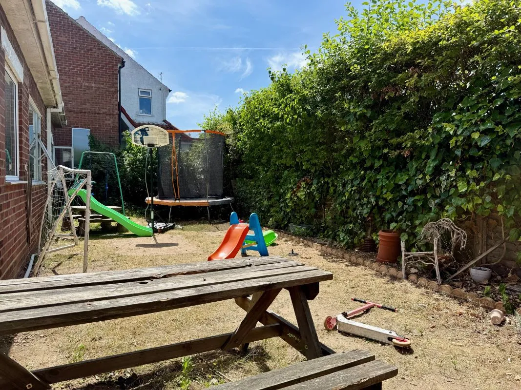Hillvue Close, Norwich, Norfolk, NR5 0NQ - Online Auctions