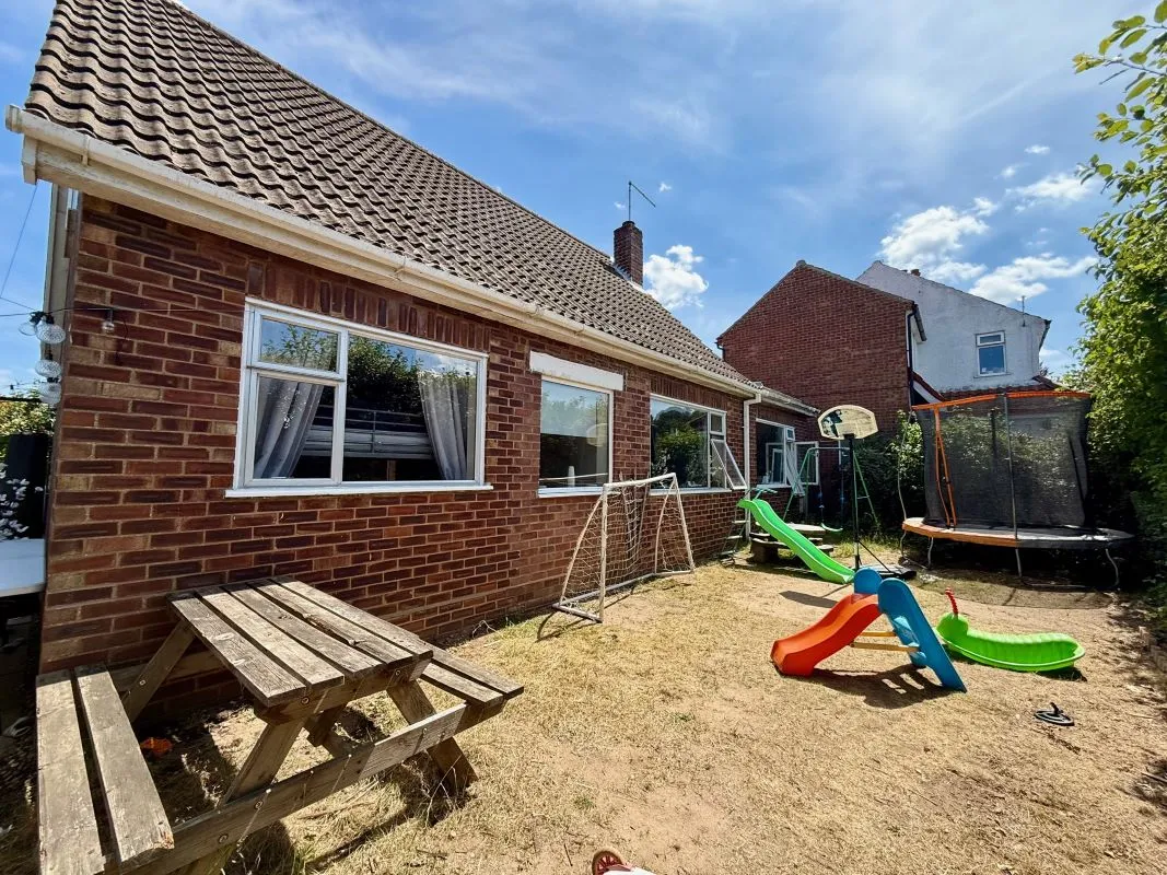 Hillvue Close, Norwich, Norfolk, NR5 0NQ - Online Auctions