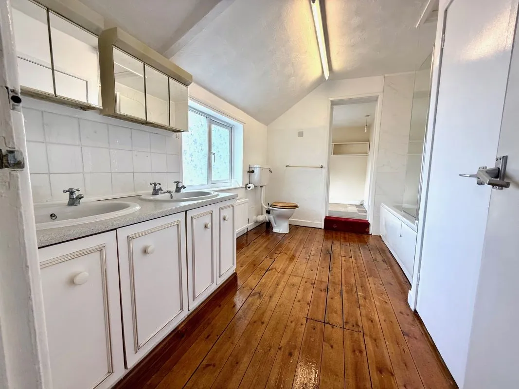 New Central Garage, Hempnall, Norfolk, NR15 2LP - Online Auctions