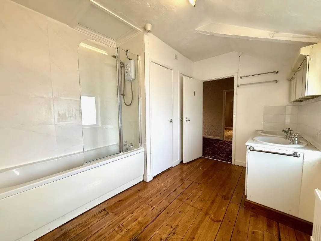 New Central Garage, Hempnall, Norfolk, NR15 2LP - Online Auctions