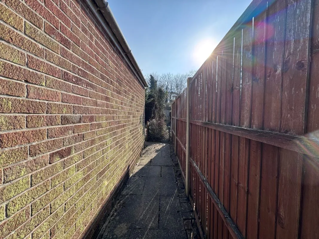 Crome Walk, Lowestoft, Suffolk, NR32 4NF - Online Auctions