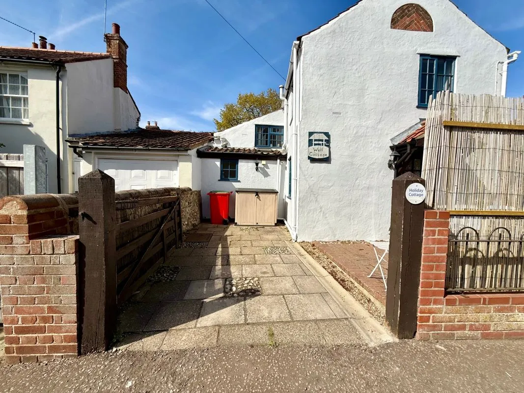Cross Street, Holt, Norfolk, NR25 6HZ - Online Auctions
