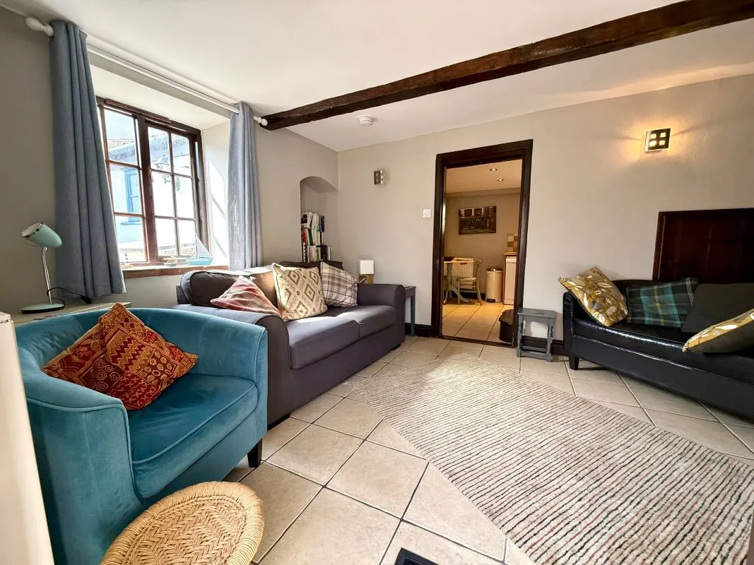 Cross Street, Holt, Norfolk, NR25 6HZ - Online Auctions