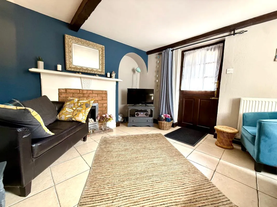 Cross Street, Holt, Norfolk, NR25 6HZ - Online Auctions