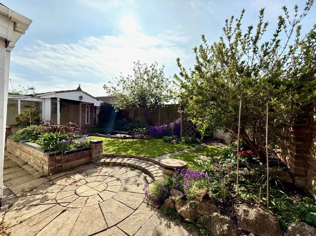 Cranleigh Road, Lowestoft, Suffolk, NR33 7EX - Online Auctions