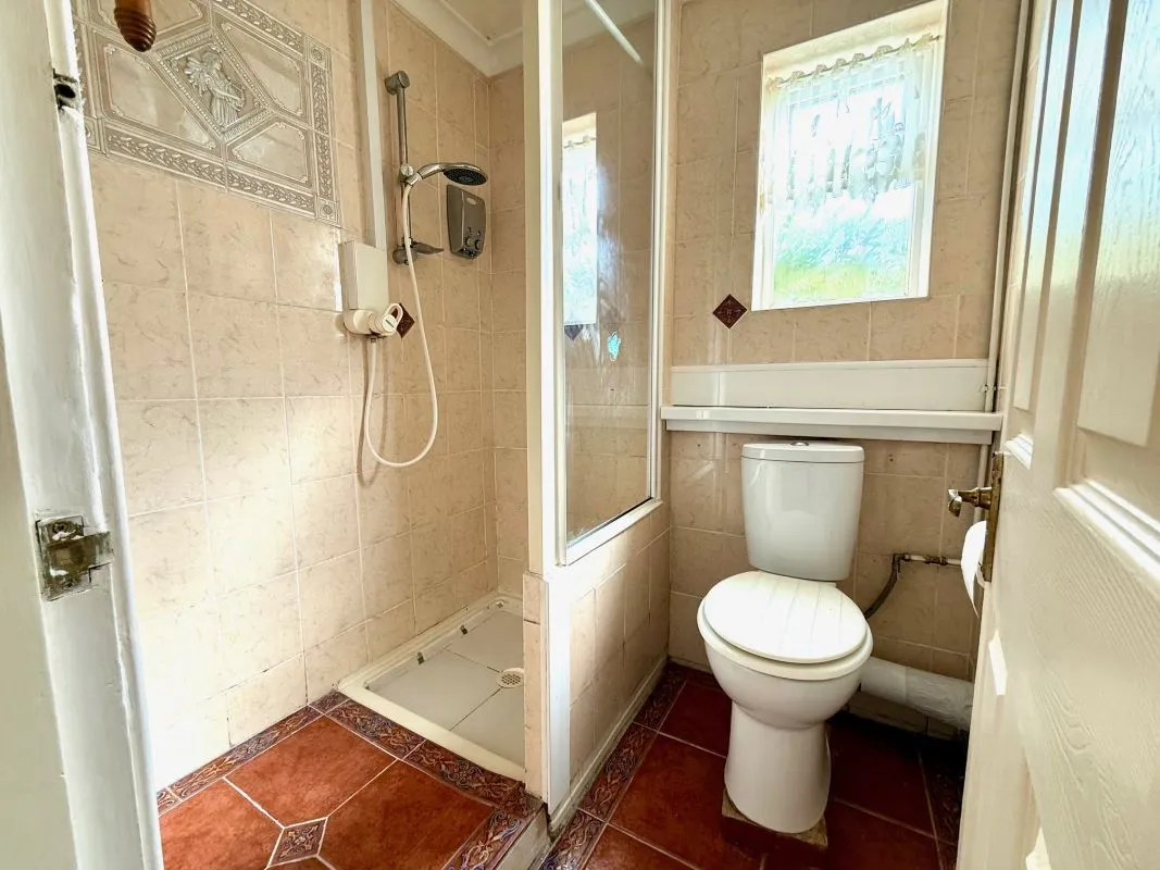 Cranleigh Road, Lowestoft, Suffolk, NR33 7EX - Online Auctions