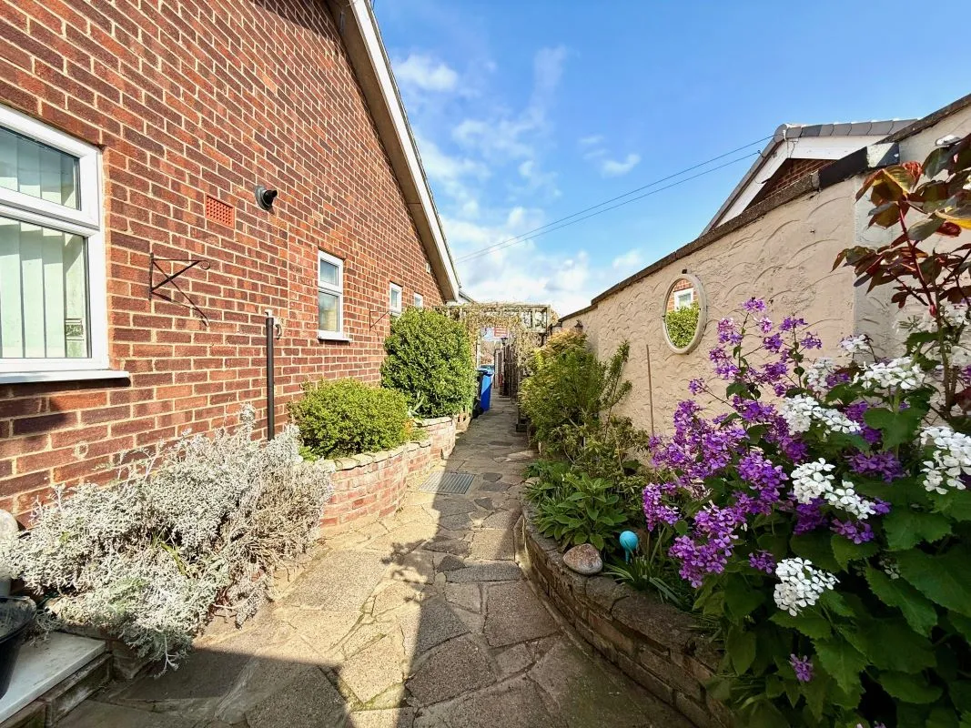 Cranleigh Road, Lowestoft, Suffolk, NR33 7EX - Online Auctions