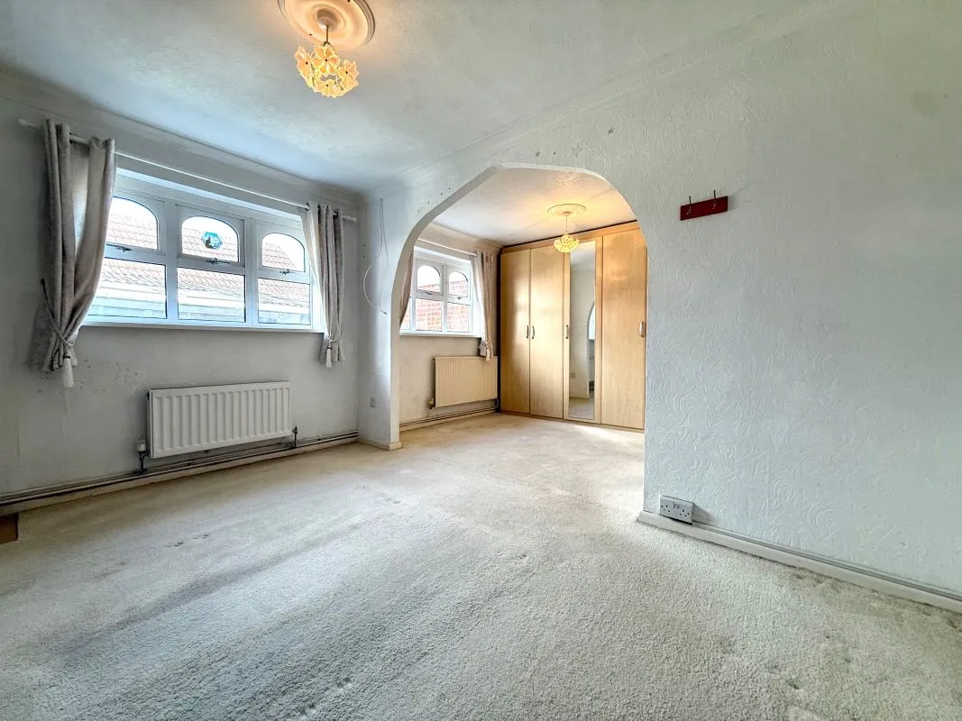 Cranleigh Road, Lowestoft, Suffolk, NR33 7EX - Online Auctions
