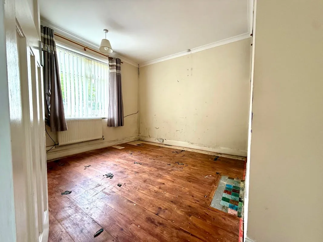 Dell Road East, Lowestoft, Suffolk, NR33 9LB - Online Auctions
