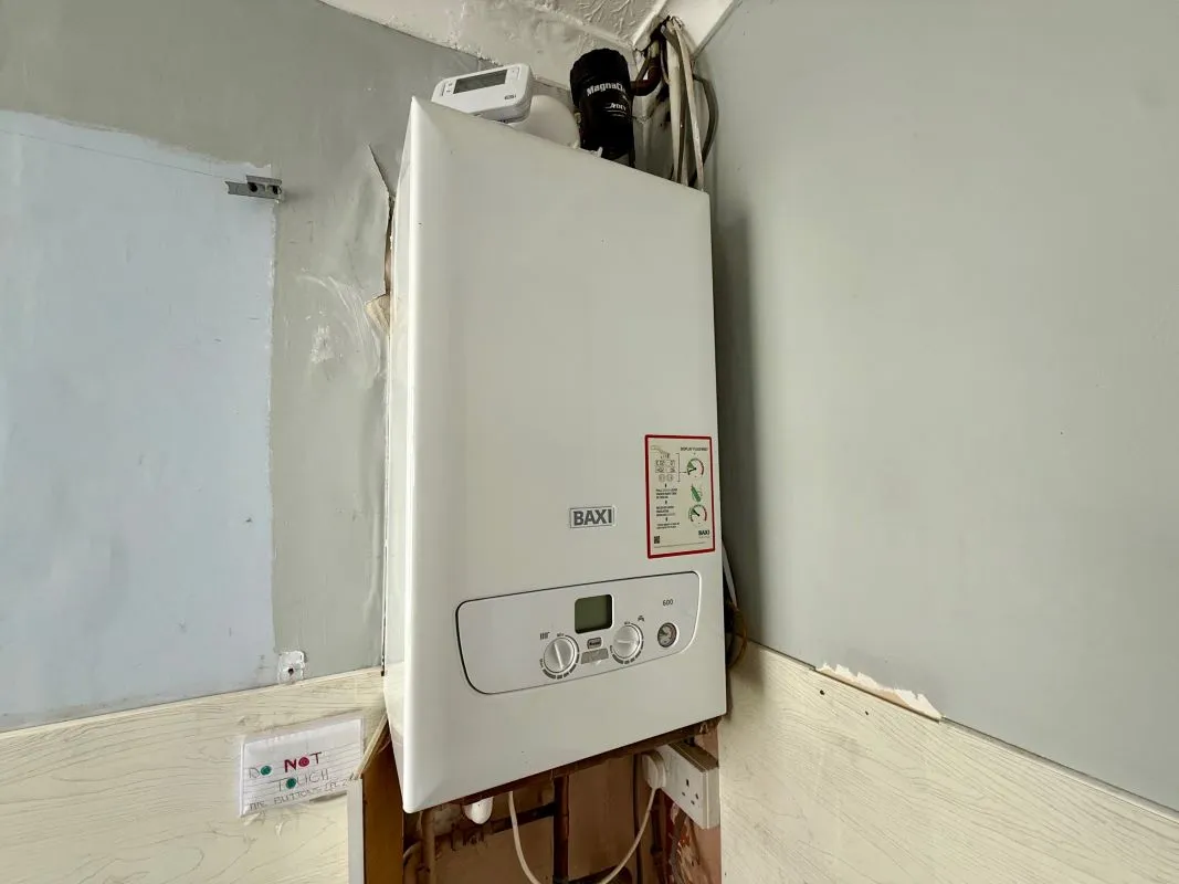 Dell Road East, Lowestoft, Suffolk, NR33 9LB - Online Auctions