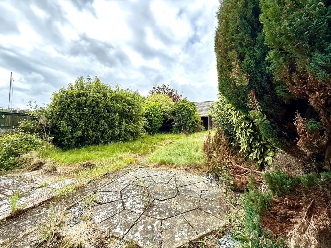 Dell Road East, Lowestoft, Suffolk, NR33 9LB - Online Auctions