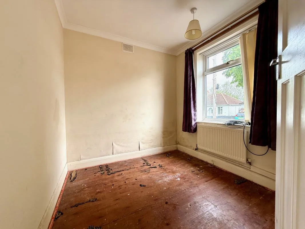 Dell Road East, Lowestoft, Suffolk, NR33 9LB - Online Auctions