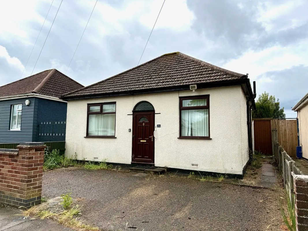 Dell Road East, Lowestoft, Suffolk, NR33 9LB - Online Auctions