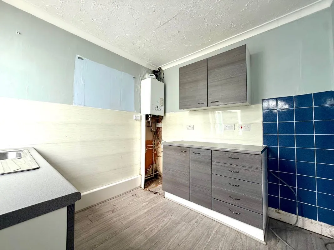 Dell Road East, Lowestoft, Suffolk, NR33 9LB - Online Auctions