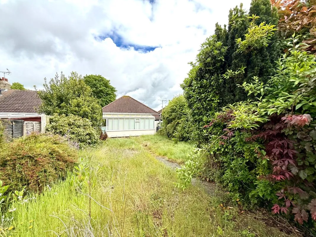 Dell Road East, Lowestoft, Suffolk, NR33 9LB - Online Auctions