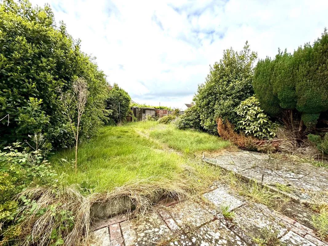 Dell Road East, Lowestoft, Suffolk, NR33 9LB - Online Auctions