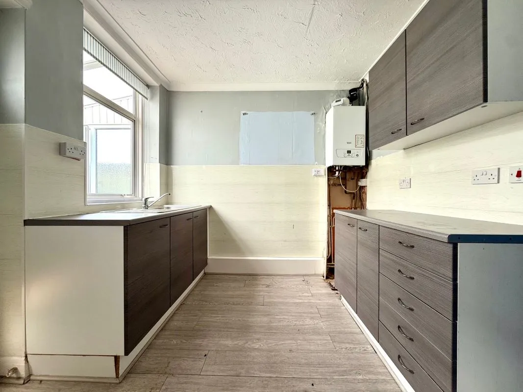 Dell Road East, Lowestoft, Suffolk, NR33 9LB - Online Auctions