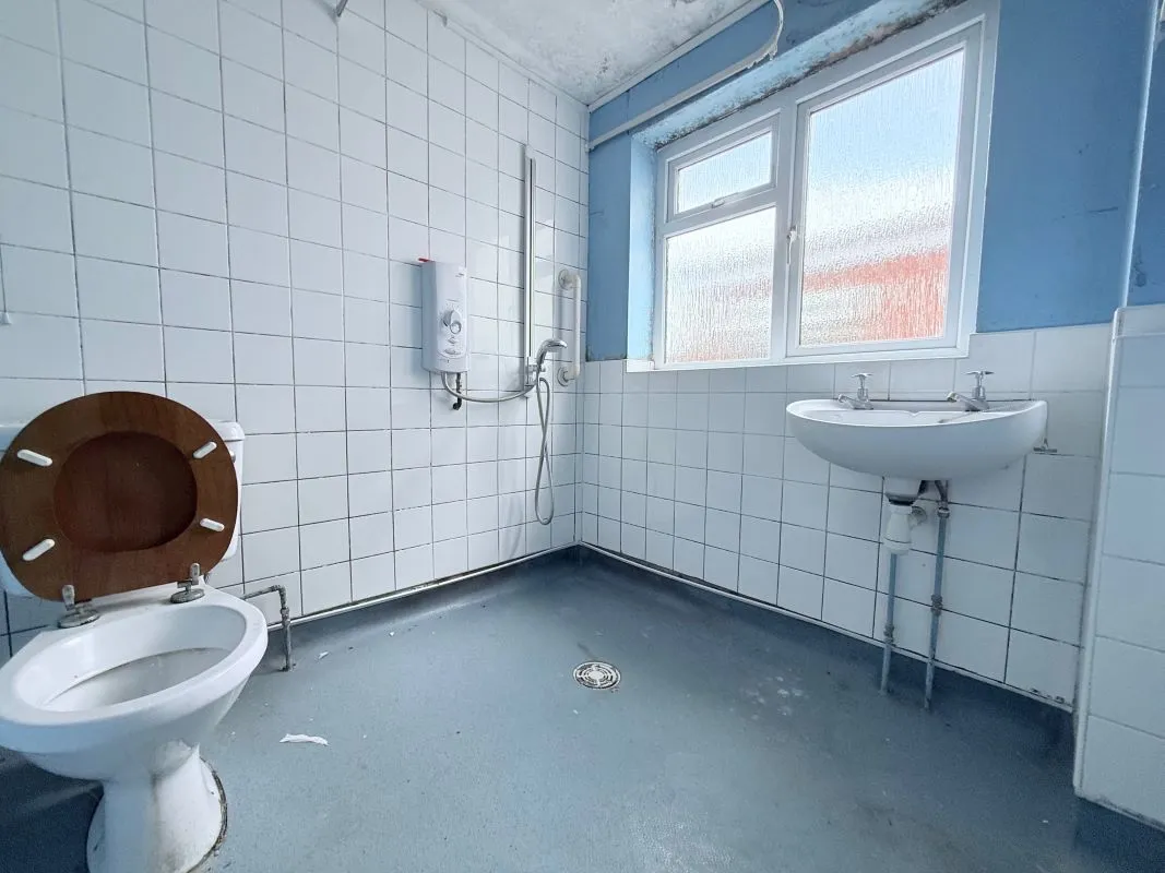 Churchill Road, Norwich, Norfolk, NR3 4PX - Online Auctions