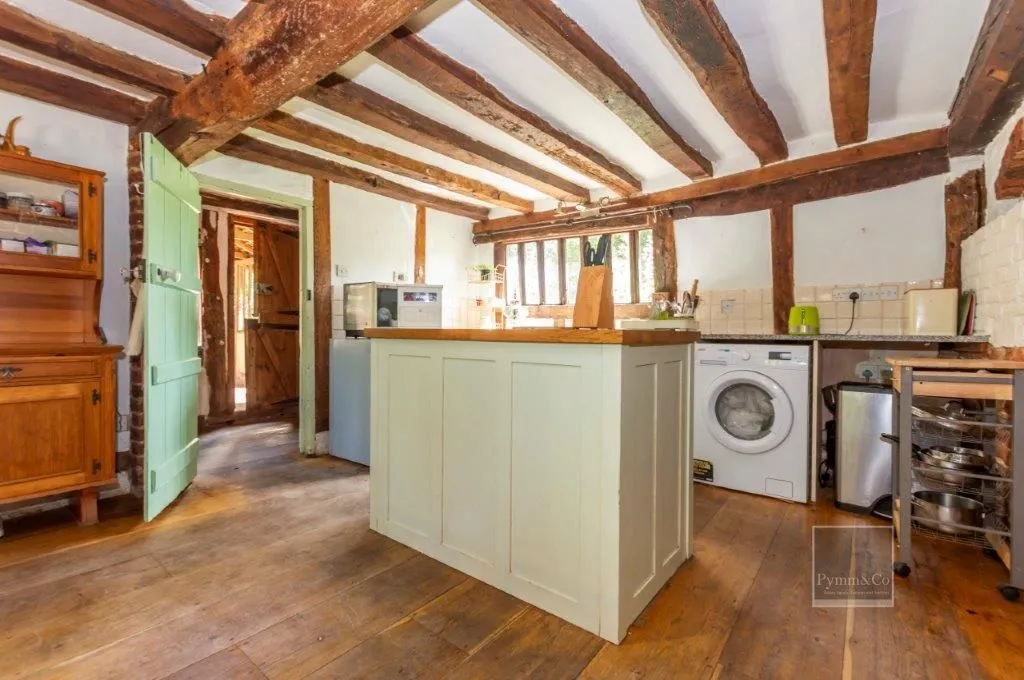 High Common Cottage, Wymondham Road, Wreningham, Norwich, Norfolk, NR16 1AY - Online Auctions