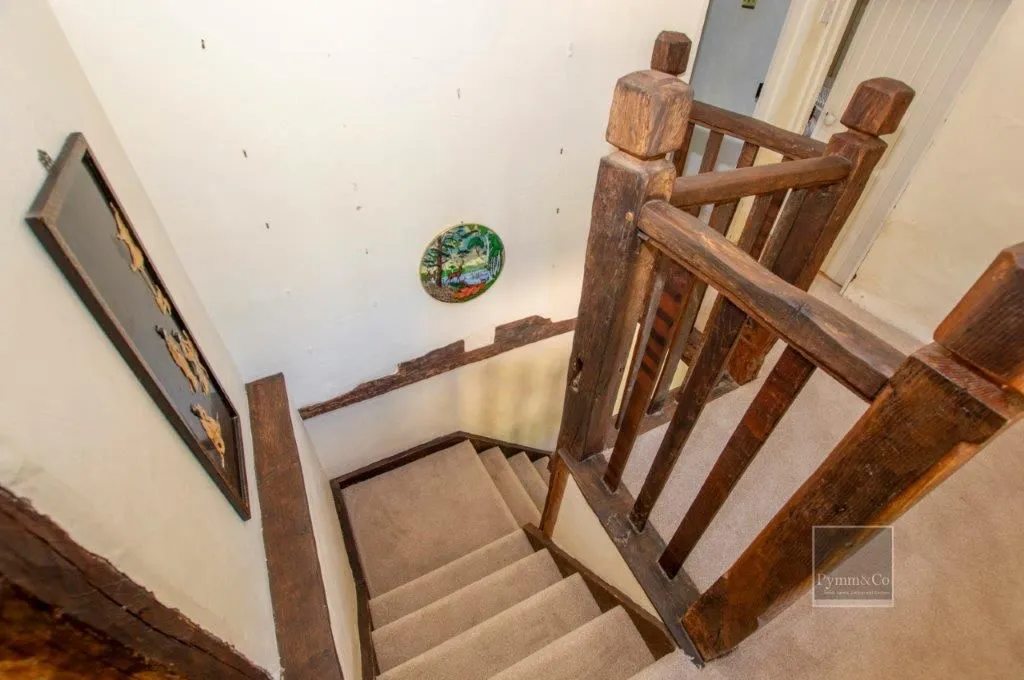High Common Cottage, Wymondham Road, Wreningham, Norwich, Norfolk, NR16 1AY - Online Auctions