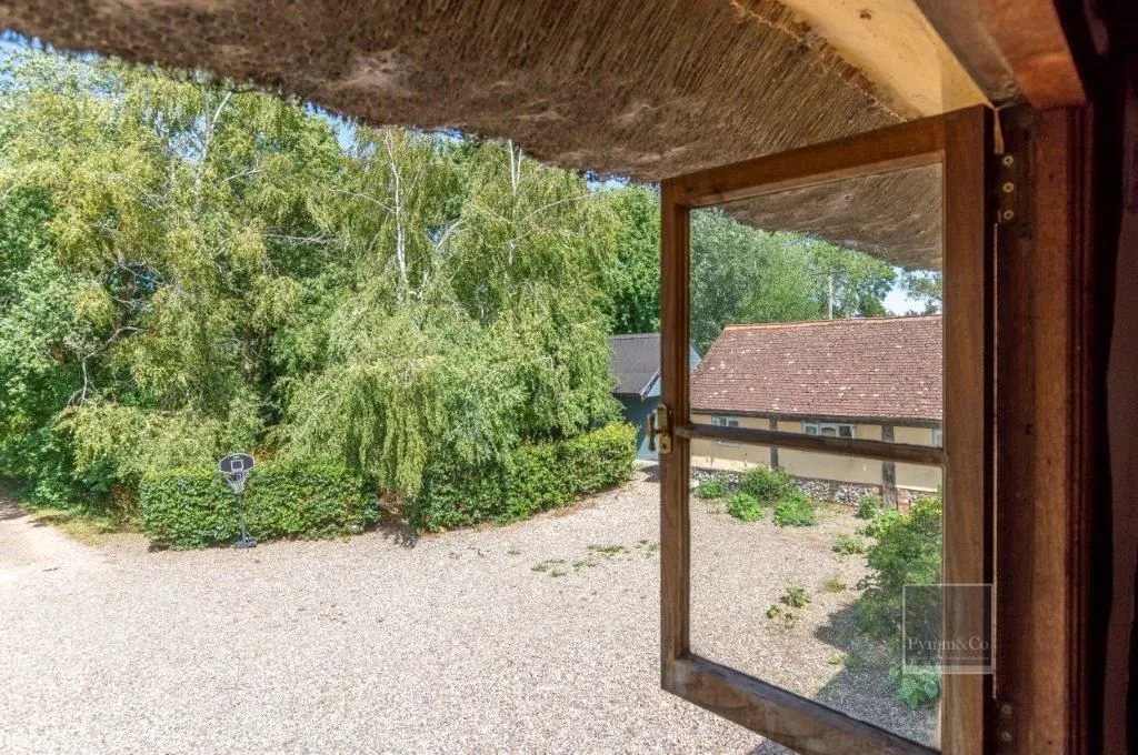 High Common Cottage, Wymondham Road, Wreningham, Norwich, Norfolk, NR16 1AY - Online Auctions
