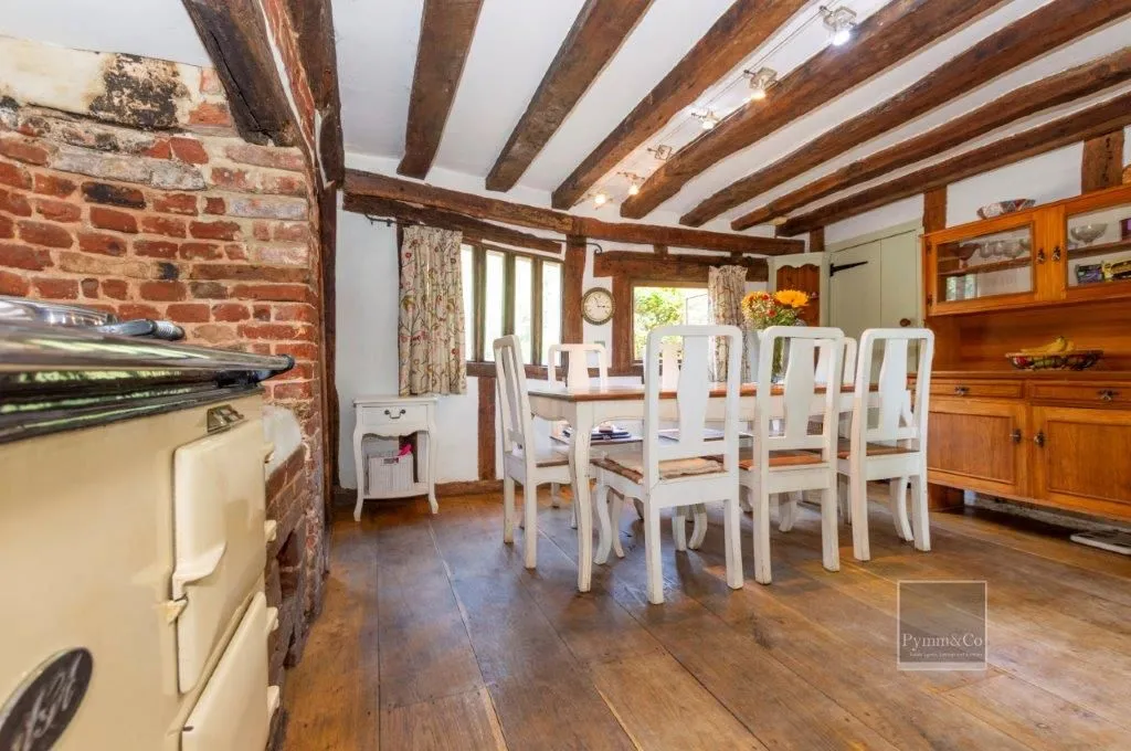 High Common Cottage, Wymondham Road, Wreningham, Norwich, Norfolk, NR16 1AY - Online Auctions