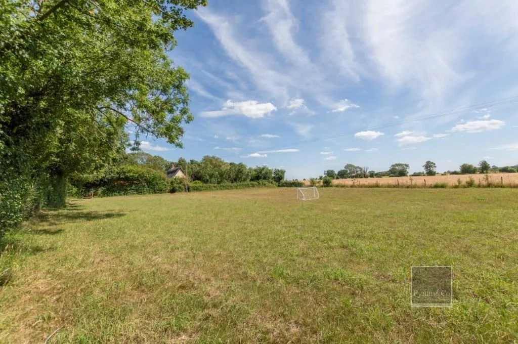 High Common Cottage, Wymondham Road, Wreningham, Norwich, Norfolk, NR16 1AY - Online Auctions