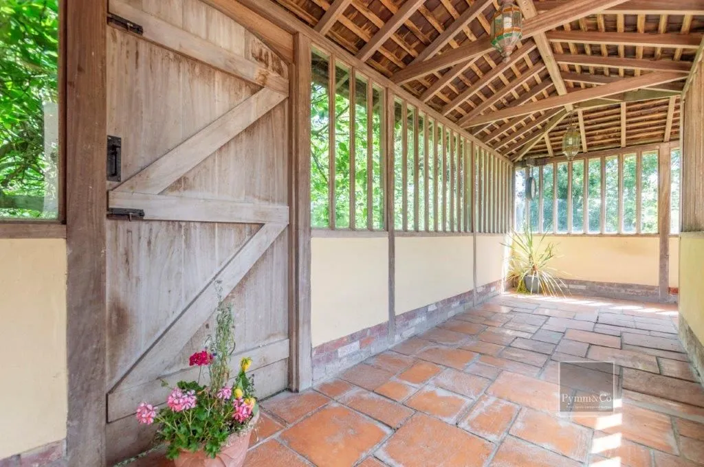 High Common Cottage, Wymondham Road, Wreningham, Norwich, Norfolk, NR16 1AY - Online Auctions