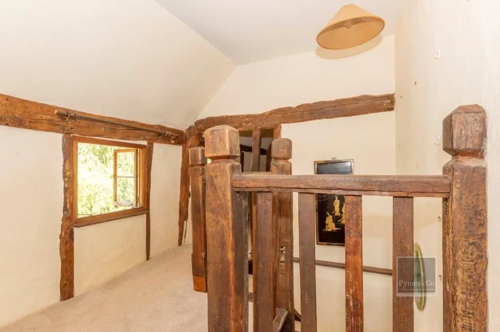 High Common Cottage, Wymondham Road, Wreningham, Norwich, Norfolk, NR16 1AY - Online Auctions