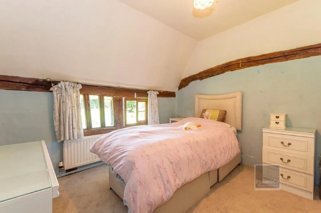 High Common Cottage, Wymondham Road, Wreningham, Norwich, Norfolk, NR16 1AY - Online Auctions